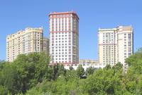 Здания Н. Раменок, вид из долины р. Раменки. Фото Морошкина В.В.