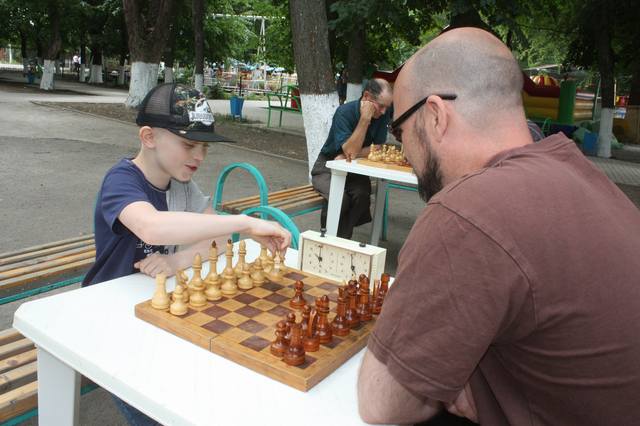 9 июня 2018. 1-й день шахматного турнира. Парк у ДК. Приморско-Ахтарск (2)