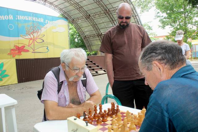 9 июня 2018. 1-й день шахматного турнира. Парк у ДК. Приморско-Ахтарск (4)