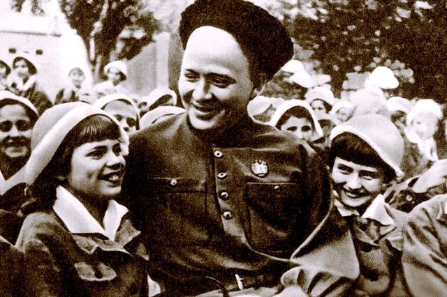 В советское время имя Аркадия Гайдара знал каждый школьник.