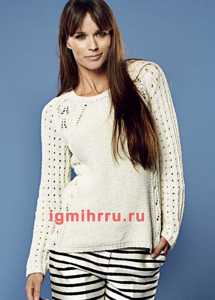 Белый шелковый пуловер с ажурными узорами и листьями. Вязание спицами