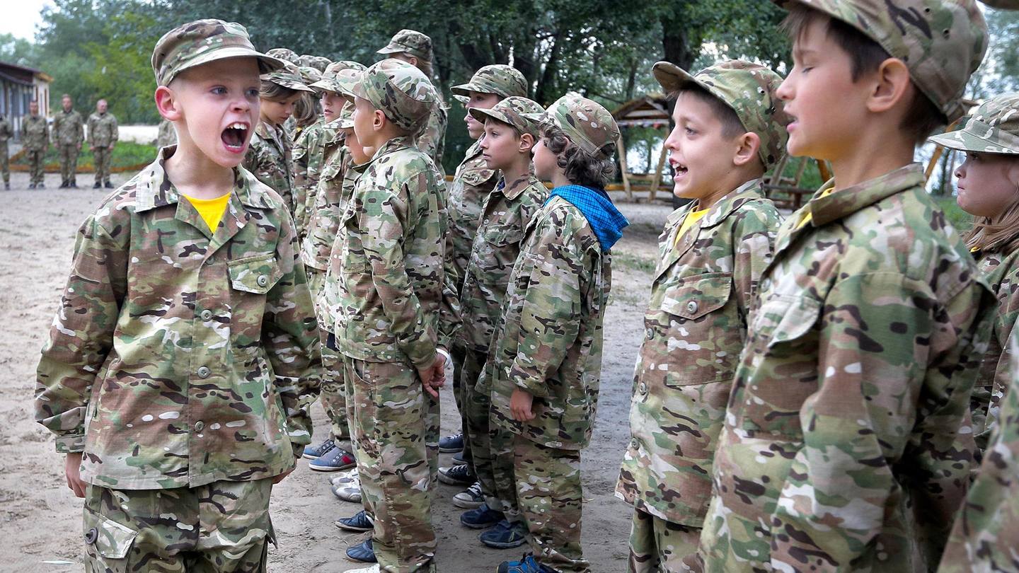 Как украинских детей готовят к войне с Россией