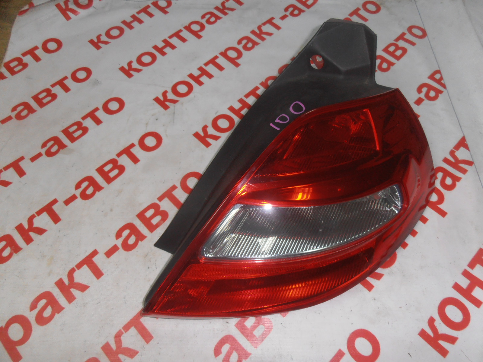 фонарь правый 100 1800