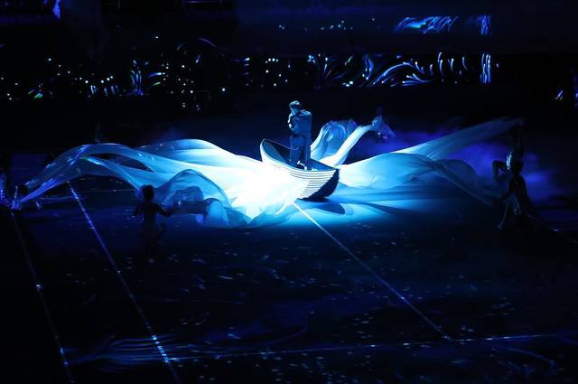 http://images.vfl.ru/ii/1537804414/e8bdcda4/23486978_m.jpg