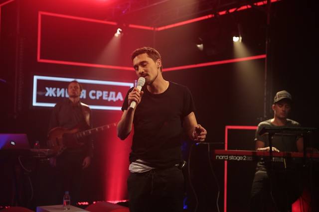 http://images.vfl.ru/ii/1537984159/a2d6fe79/23520951_m.jpg