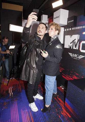 http://images.vfl.ru/ii/1538290321/a5a81ba4/23570654_m.jpg