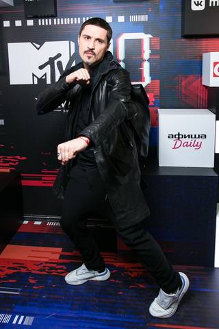 http://images.vfl.ru/ii/1538290596/d33ec6db/23570683_m.jpg