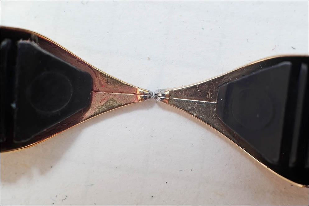 Pelikan 18K vs 14K F nib