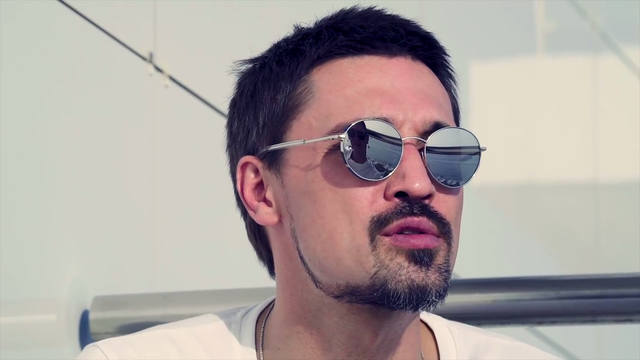 http://images.vfl.ru/ii/1539103490/fd5528b6/23719421_m.jpg