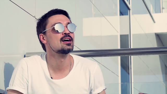 http://images.vfl.ru/ii/1539103520/0646b1d0/23719433_m.jpg