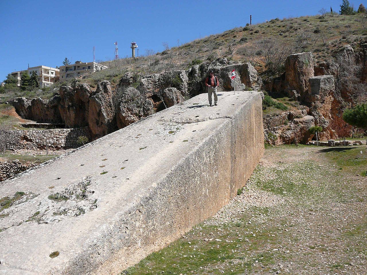 1280px-Baalbek-stoneofpregnantwoman