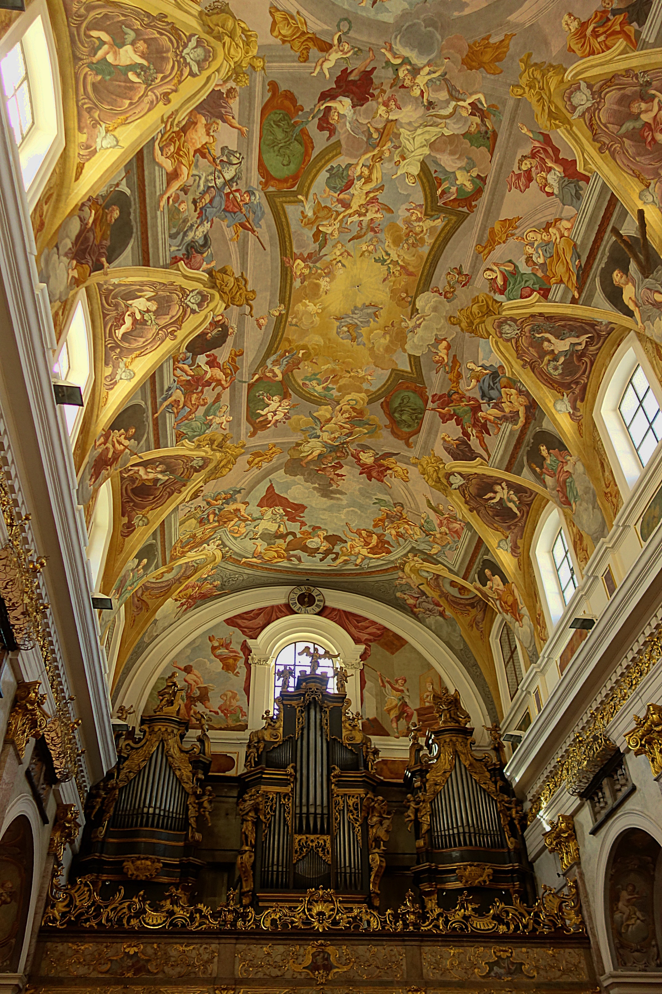 Интерьер собора Св. Николая в Любляне. Фото Морошкина В.В.
