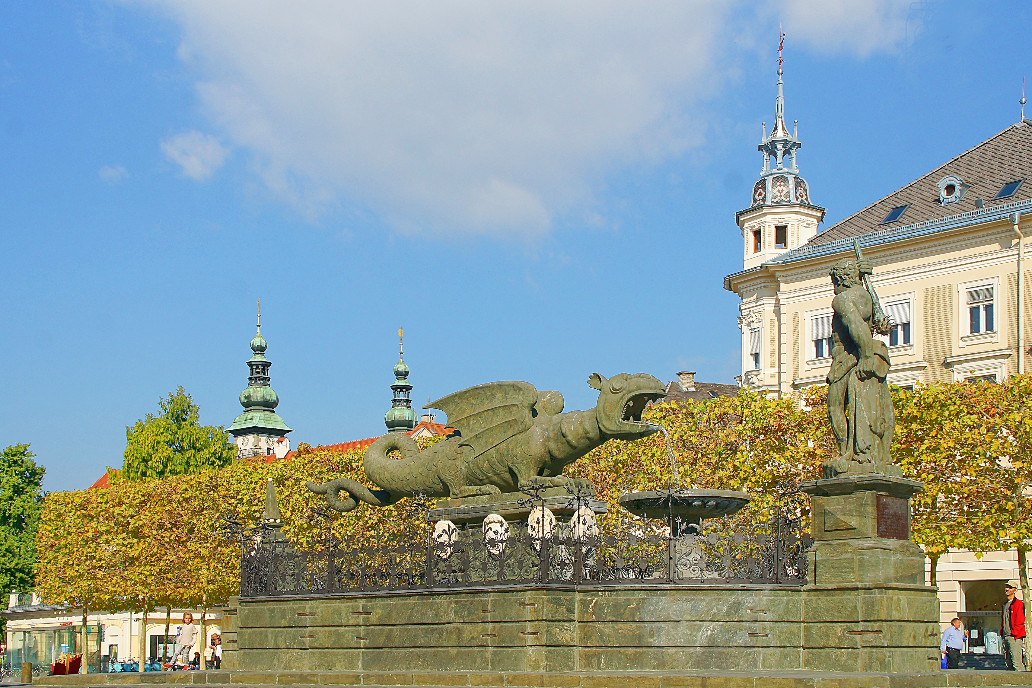 Площадь Дракона в Клангенфурте. Фото Морошкина В.В.