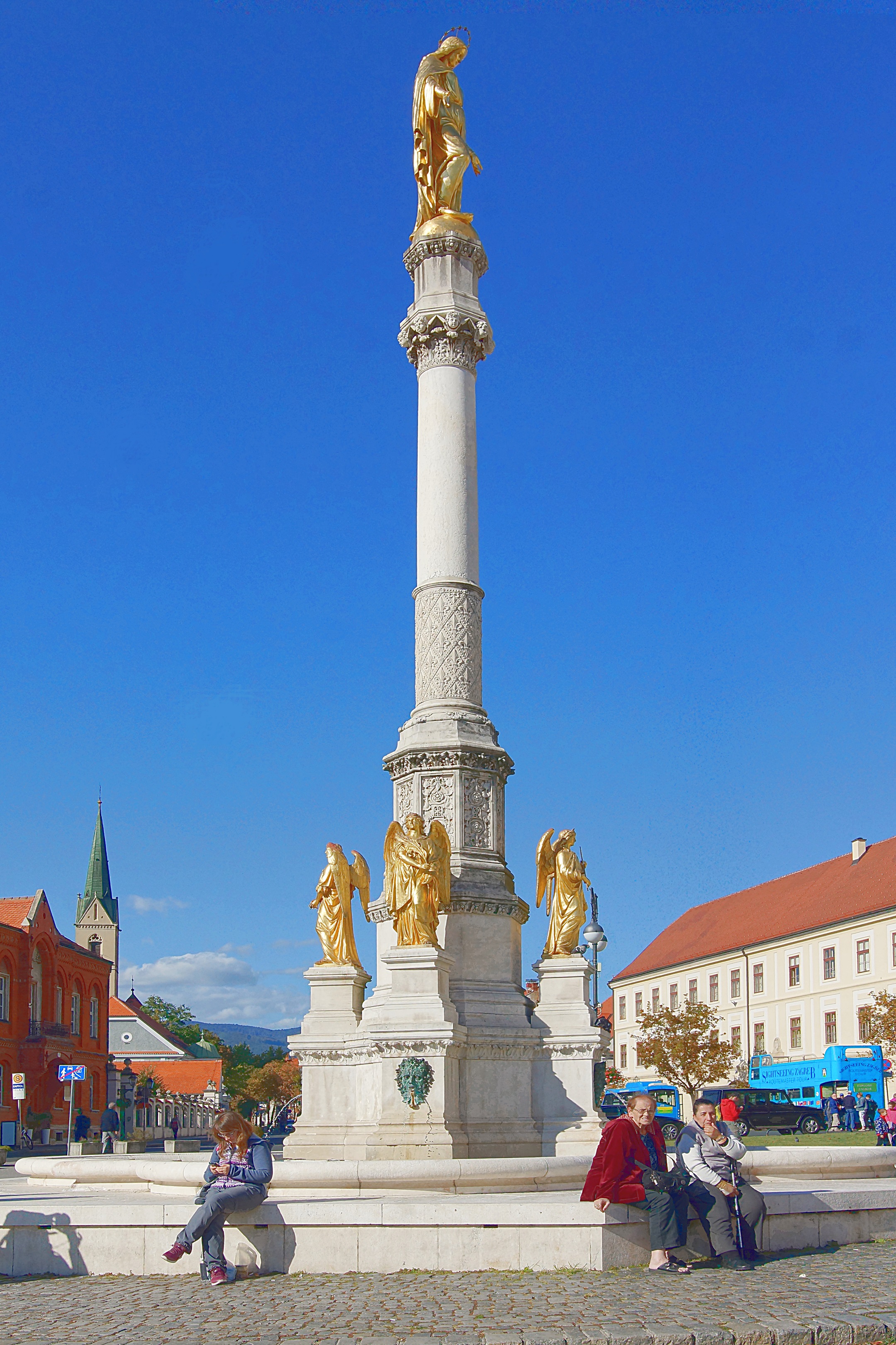 Колонна на площади Загреба. Фото Морошкина В.В.