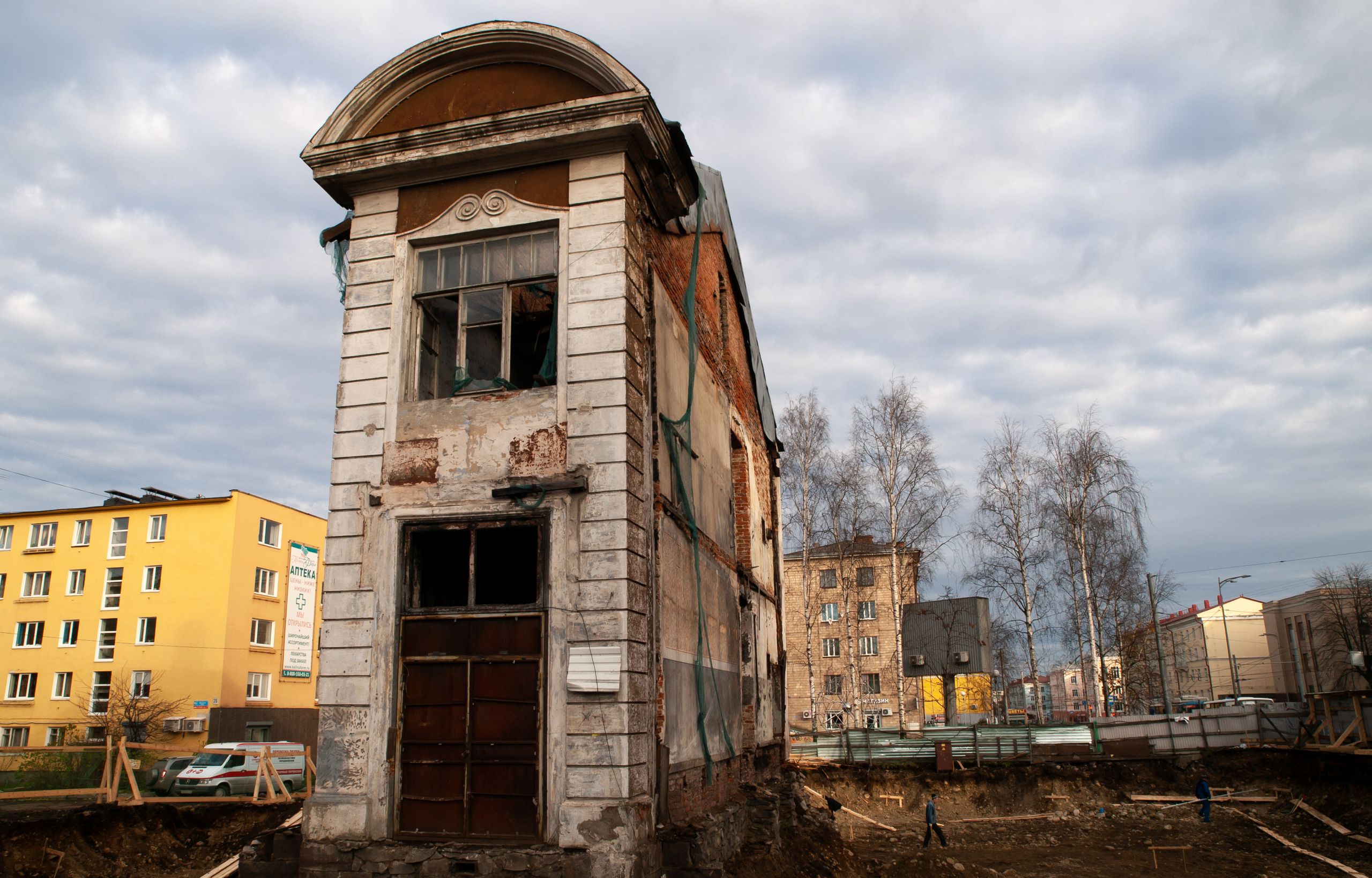 The narrowest house in Petrozavodsk (5)