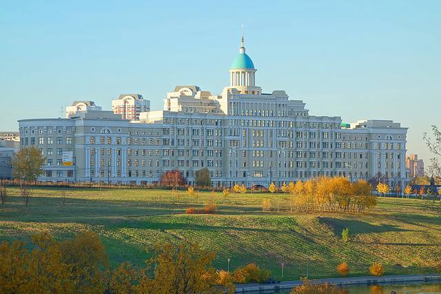 В парке Олимпийской деревни. Фото Морошкина В.В.