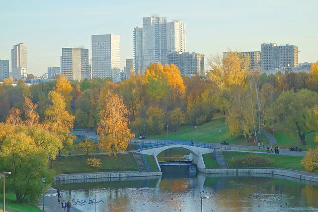 В парке Олимпийской деревни. Фото Морошкина В.В.