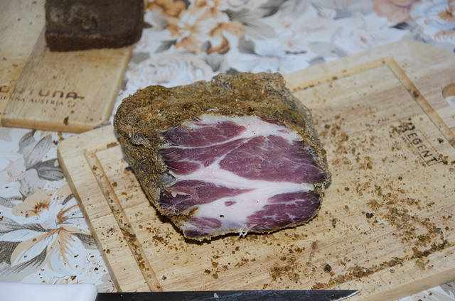 Колбасный цех на домашней кухне