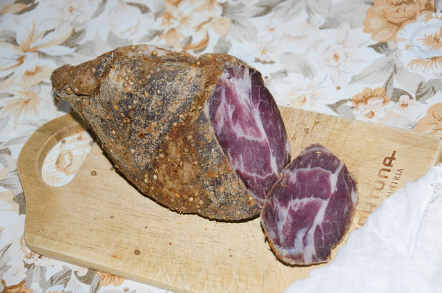 Колбасный цех на домашней кухне
