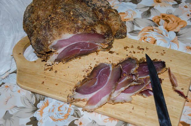Колбасный цех на домашней кухне