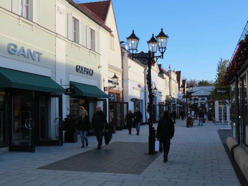 McArthurGlen McArthurGlen