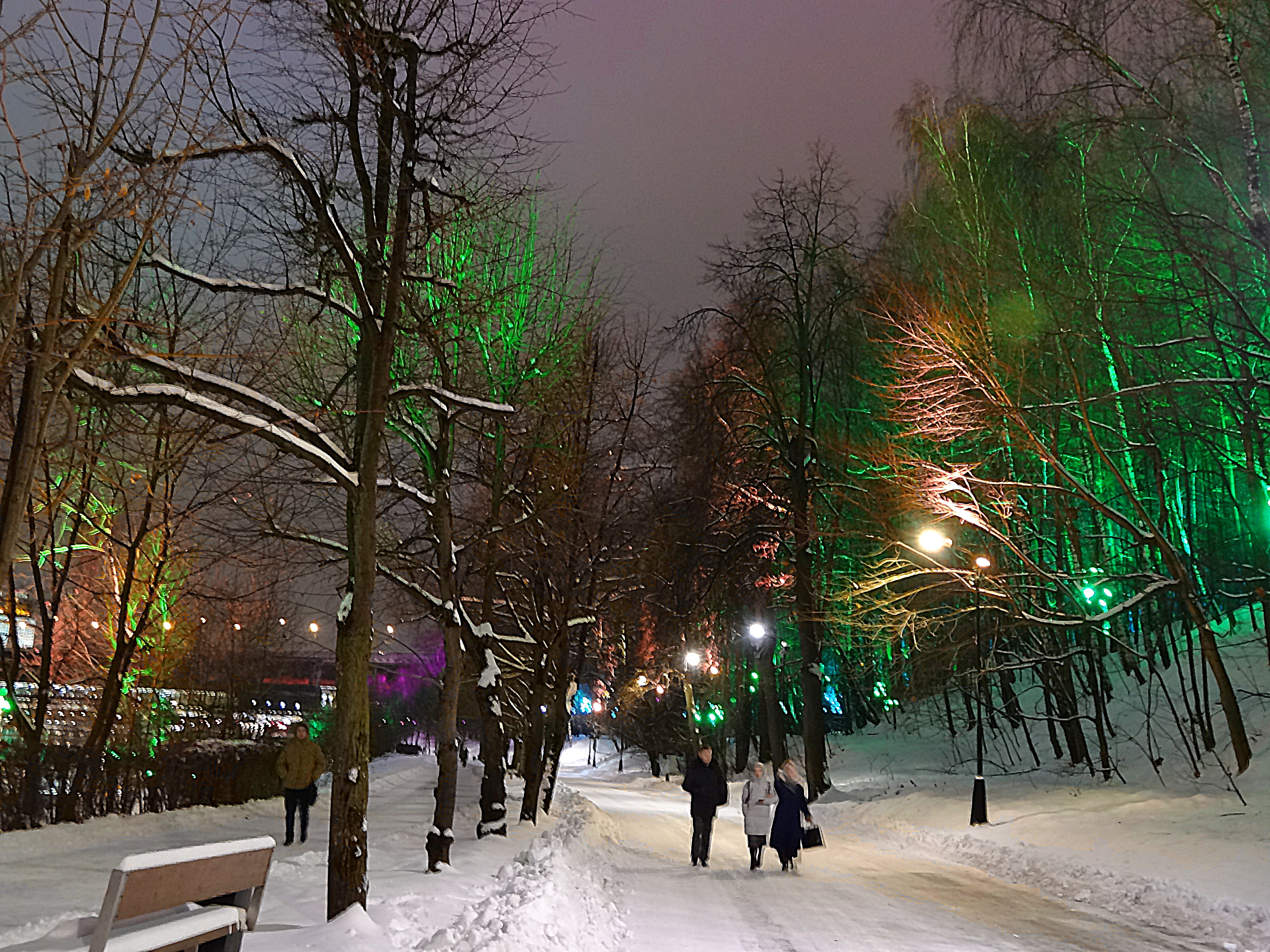 Главная аллея вдоль набережной. Фото Морошкина В.В.