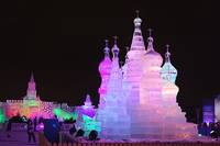 Ледяные модели Храма Покрова и кремлёвских башен в парке Победы. Фото Морошкина В.В.