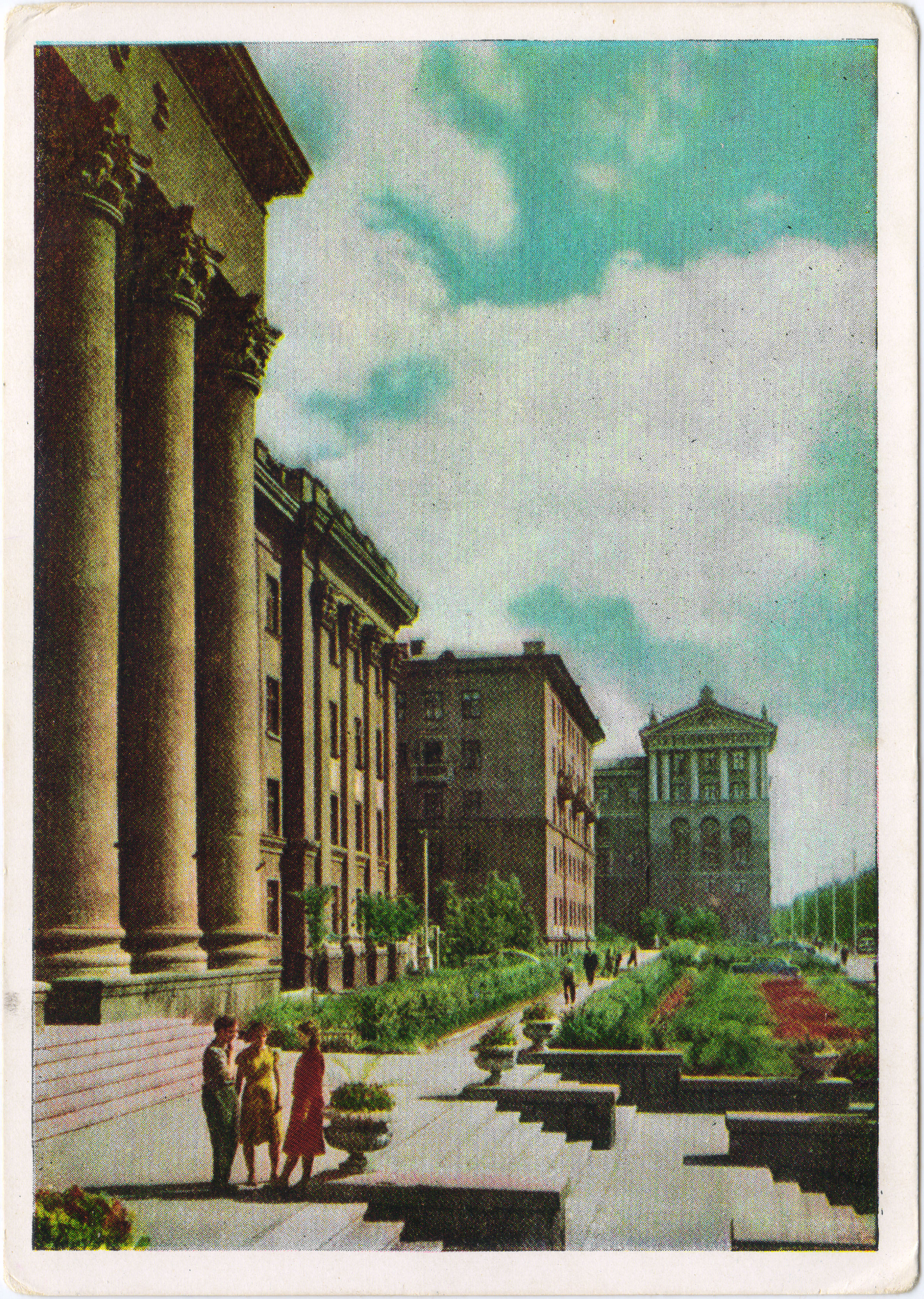 4 Красный проспект у здания Совнархоза.