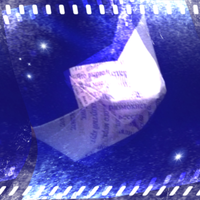 Бумажный кораблик _иллюстрация к книге Анны Юрканской 400х400