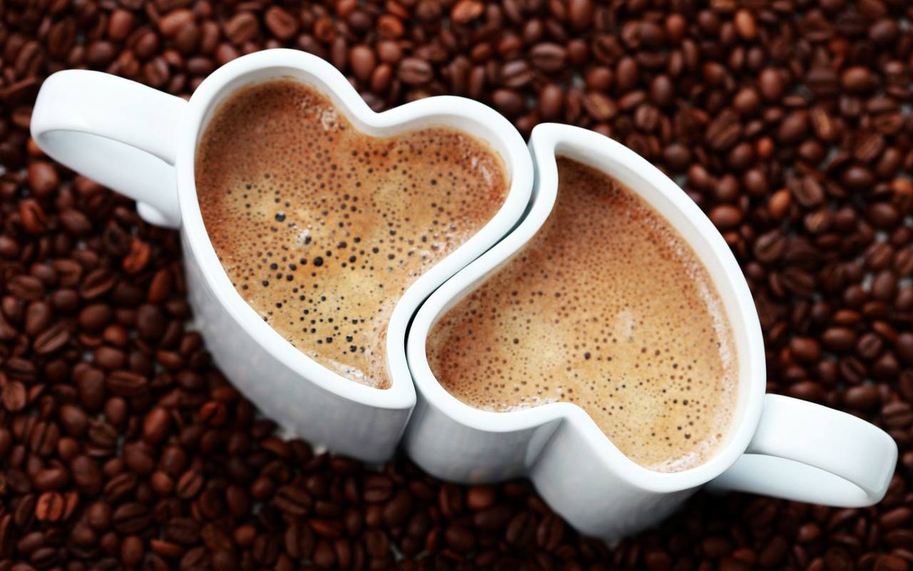 love-coffee-cup-with-coffee-beans