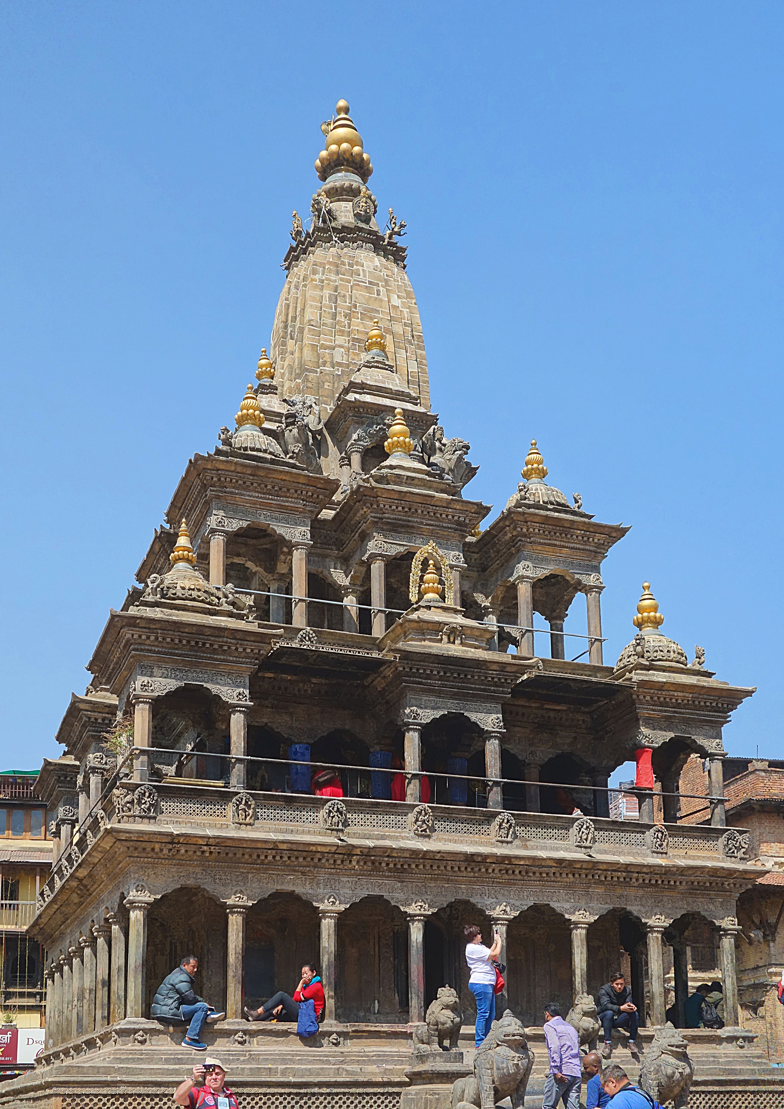 Главный храм Кришны на пл. Дурбар в Патане. Фото Морошкина В.В.