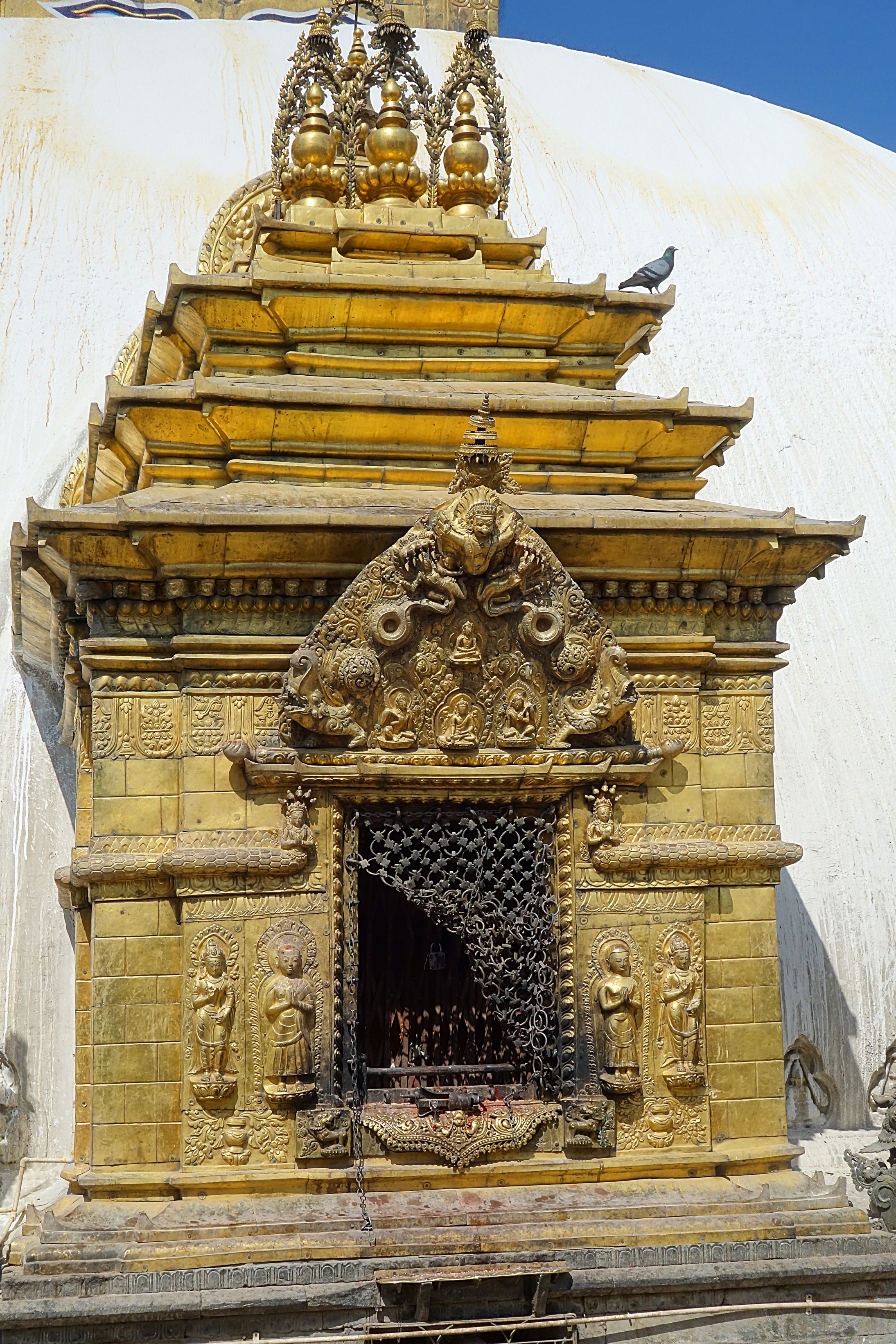 Кумирня у подножия ступы Сваямбхунат. Фото Морошкина В.В.