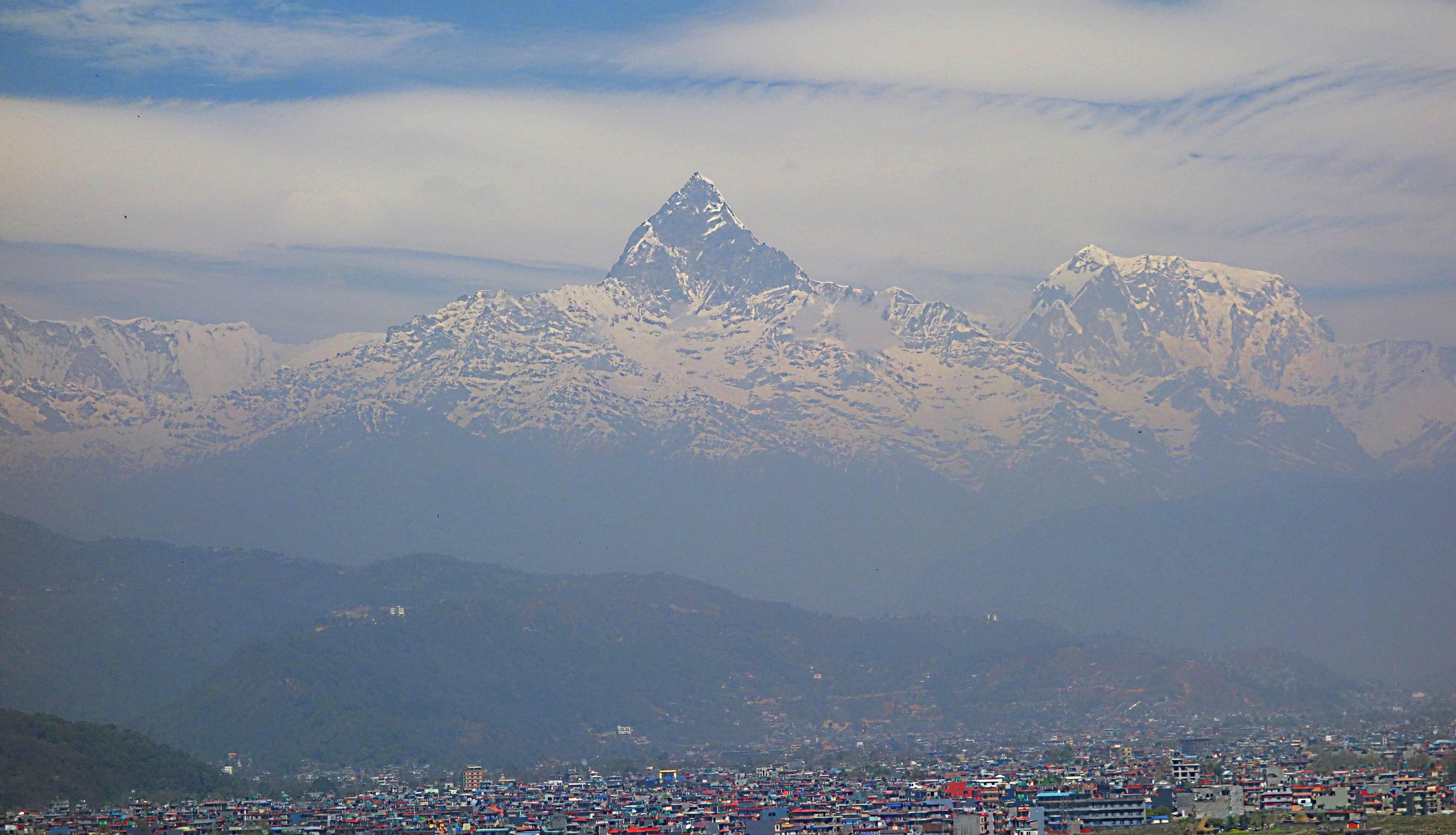 Горный массив Аннапурна с городом Покхара у подножия. Фото Морошкина В.В.