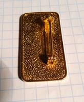 Значок AVON обратная сторона застёгнут