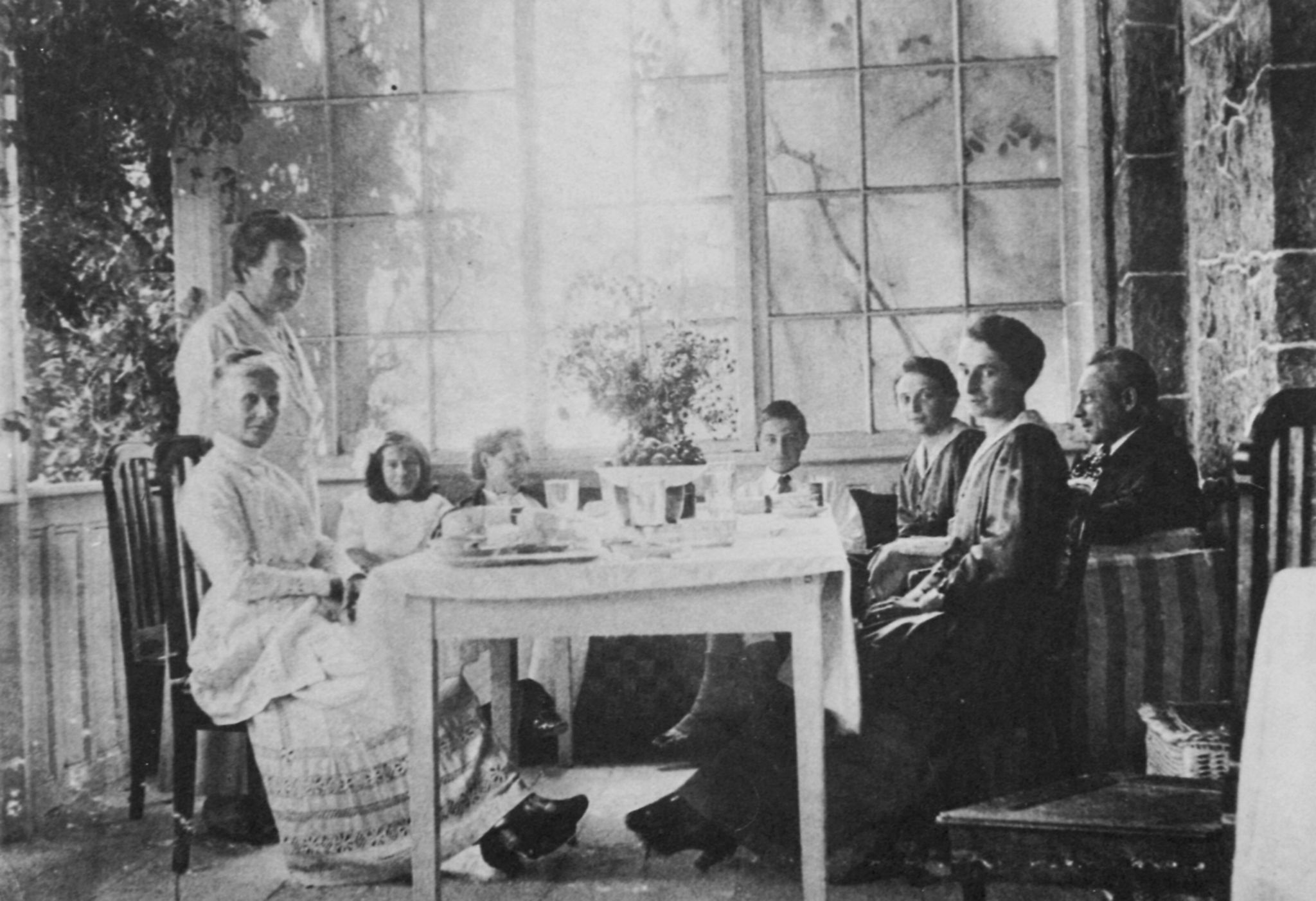 Russischer Photograph - Teestunde im Hause der Familie Semichoss (Zeno Fotografie)