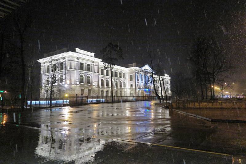 Последний снег Петербурга Последний снег Петербурга