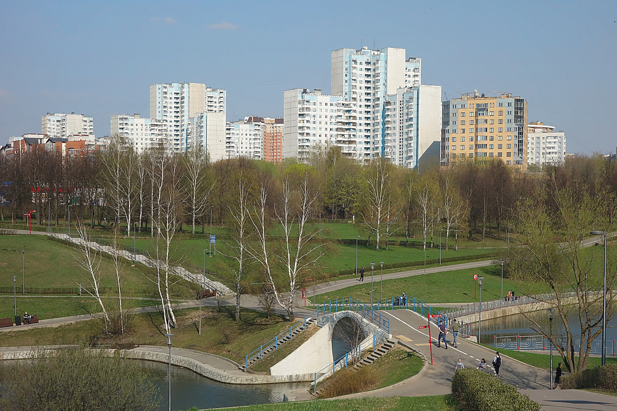 Парк Олимпийской деревни в апреле. Фото Морошкина В.В.