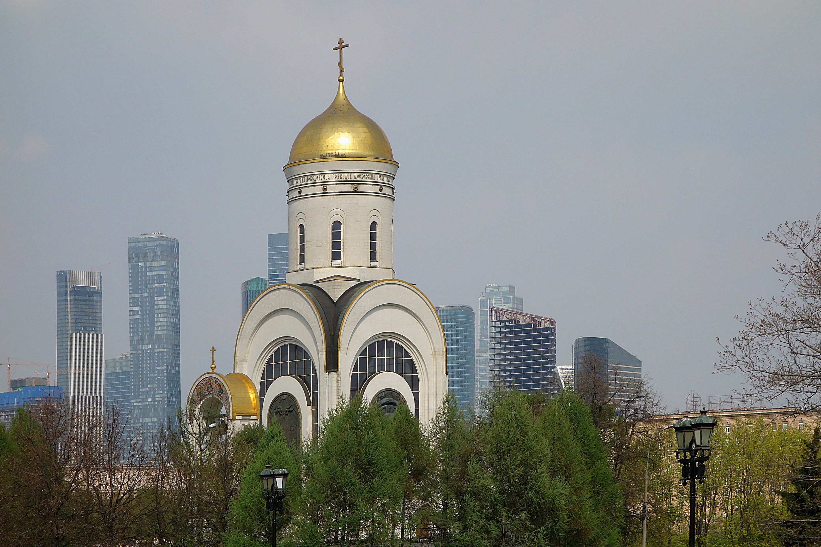 В Парке Победы к вечеру. Церковь Георгия Победоносца. Фото Морошкина В.В.