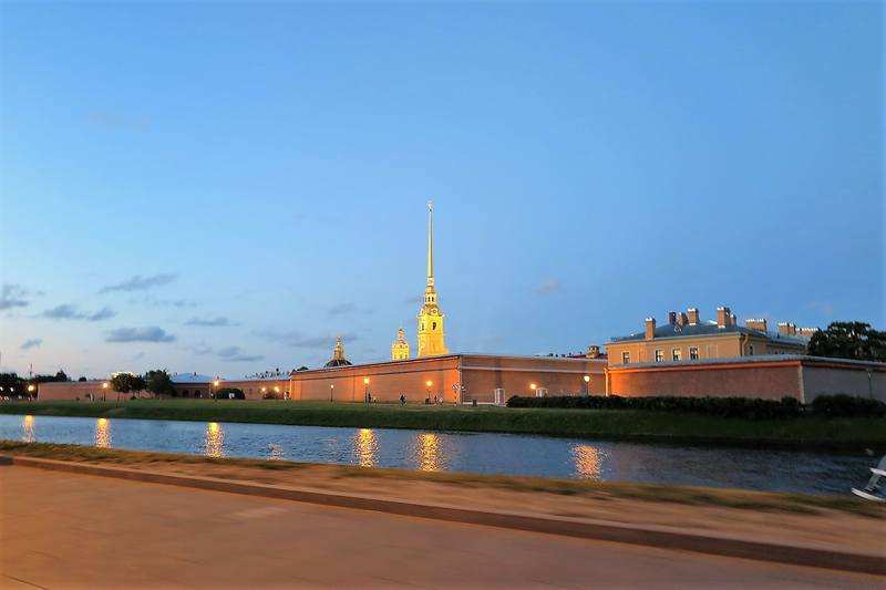 Прогулка по Санкт-Петербургу Прогулка по Санкт-Петербургу