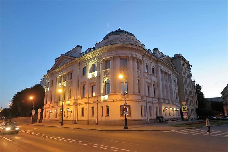 Прогулка по Санкт-Петербургу Прогулка по Санкт-Петербургу