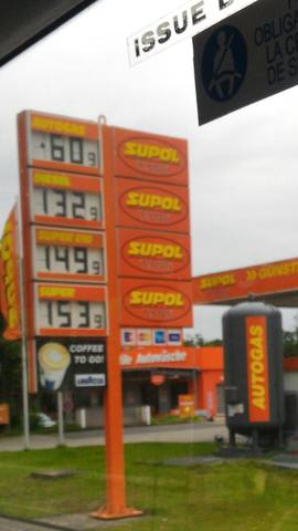 27044437_m.jpg