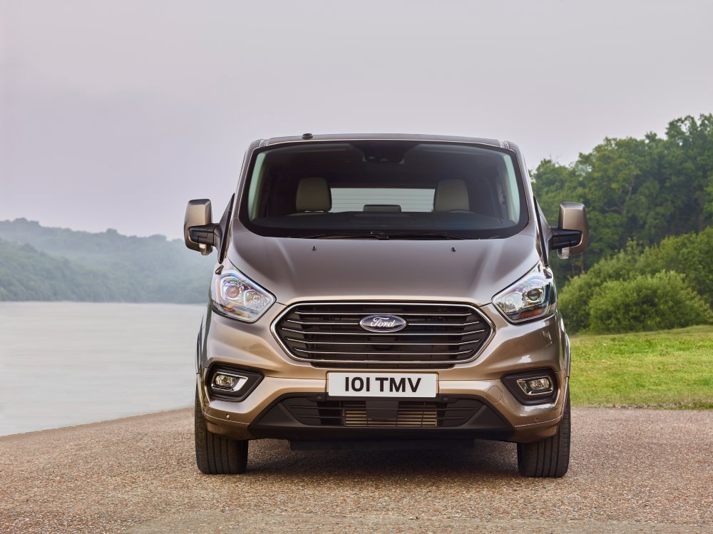 Ford-Tourneo-Custom-2018-2