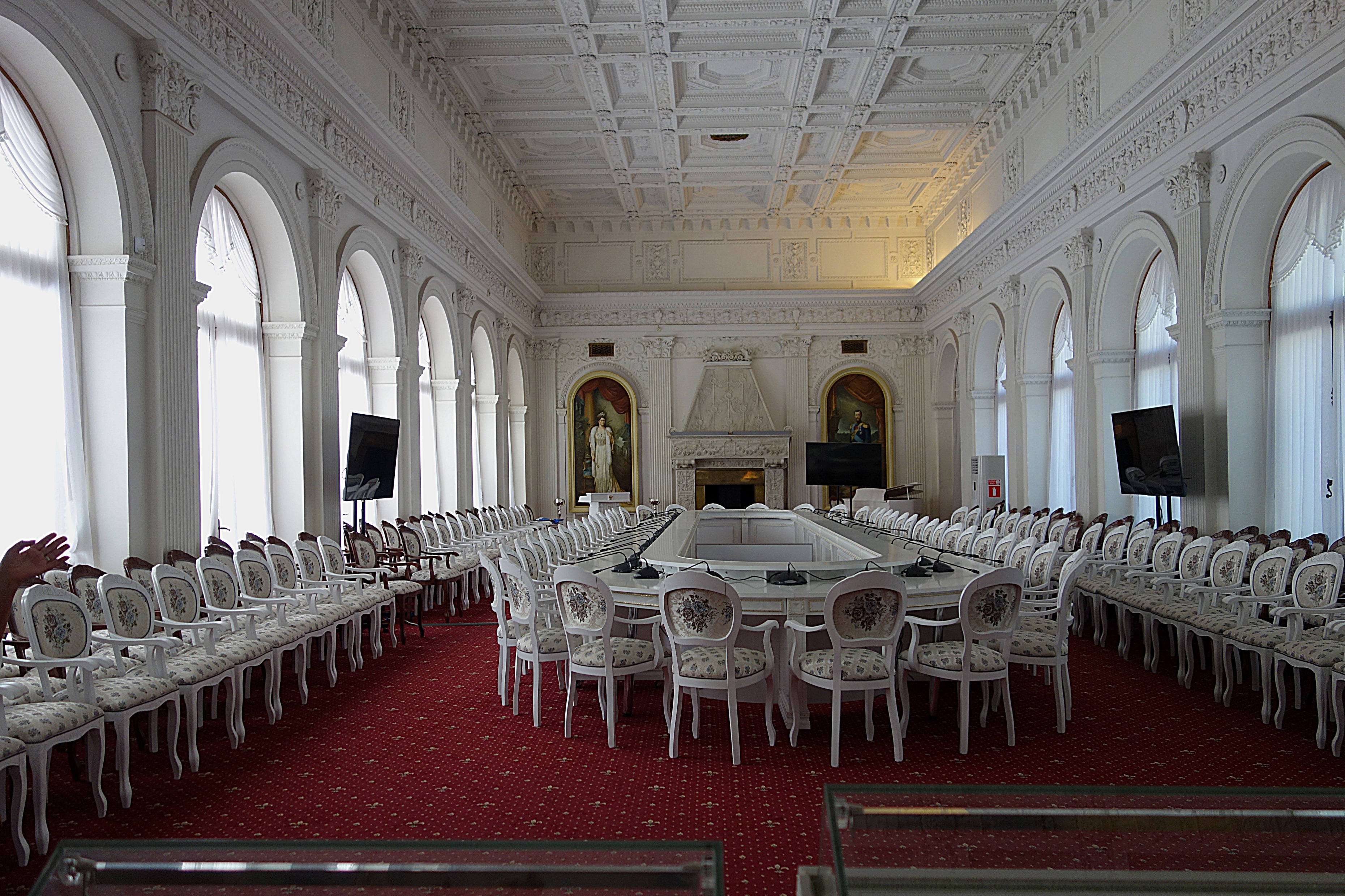 Конференц-зал Ливадийского дворца. Фото Морошкина В.В.