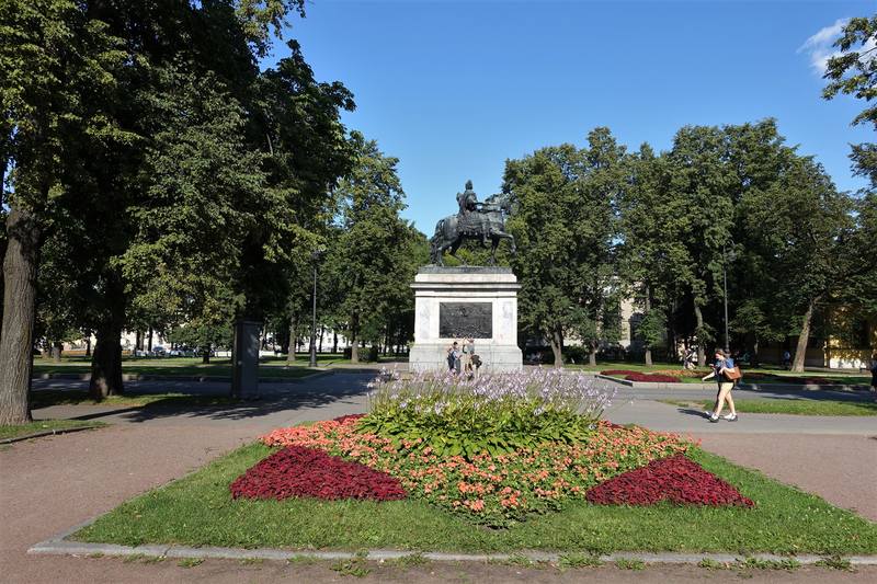 Памятник Петру I Памятник Петру I