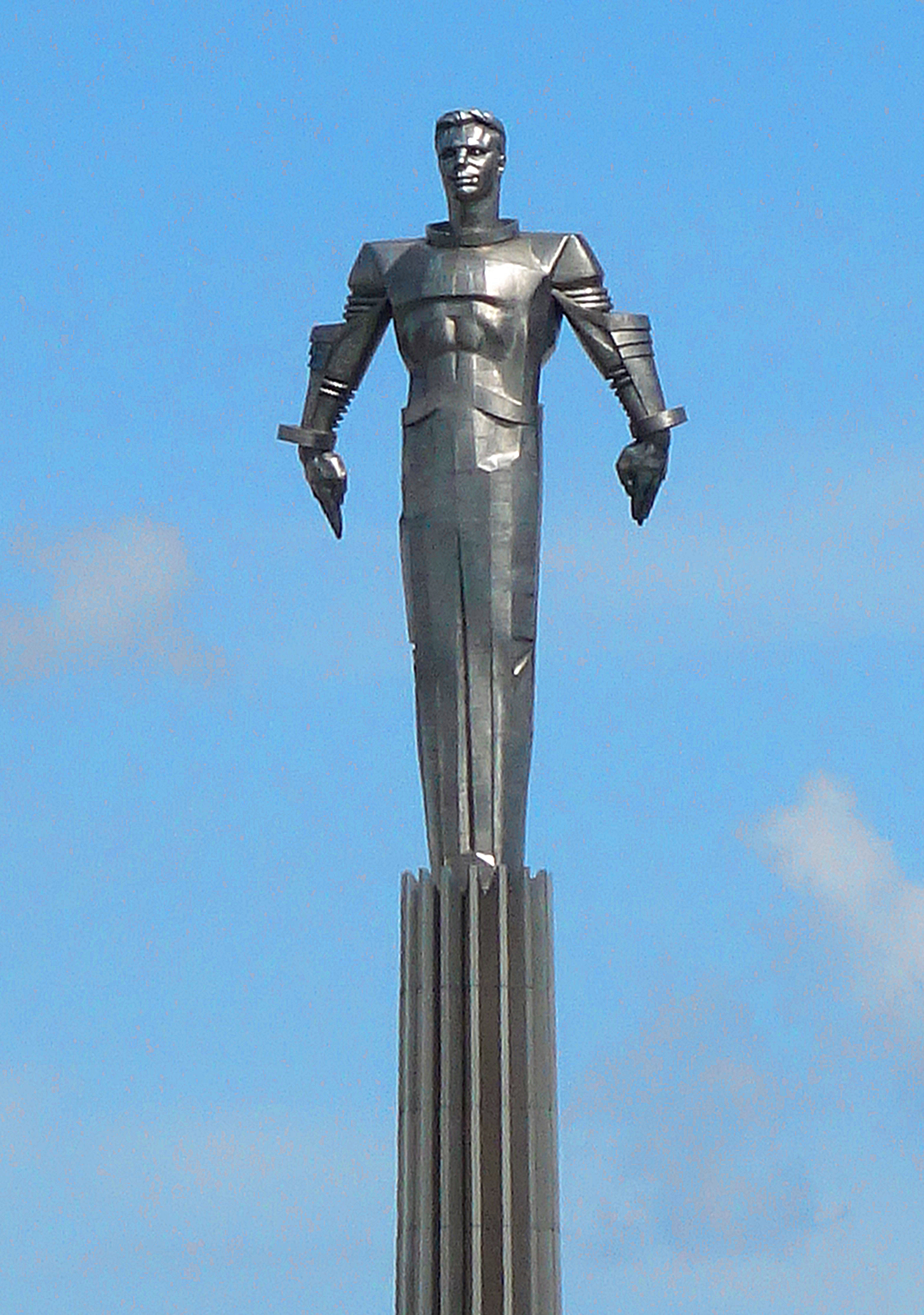 Памятник Ю.А. Гагарину на площади его имени. Фото Морошкина В.В.