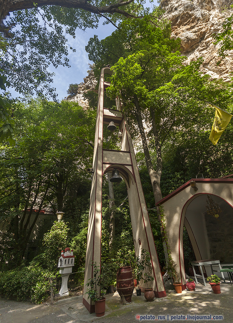 (С) Pelato Blog: pelato.livejournal.com Instagram: @pelato_rus колокольня belfry belltower steeple церковь святой параскевы agia paraskevi church tempi valley темпи пиньос Греция Македония Greece travel путешествие