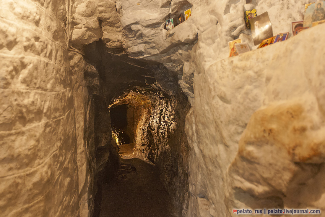 (С) Pelato Blog: pelato.livejournal.com Instagram: @pelato_rus cave пещера holy healing spring святой целебный источник вода water церковь святой параскевы agia paraskevi church Греция Greece церковь святой параскевы agia paraskevi church tempi valley темпи пиньос Греция Македония Greece travel путешествие