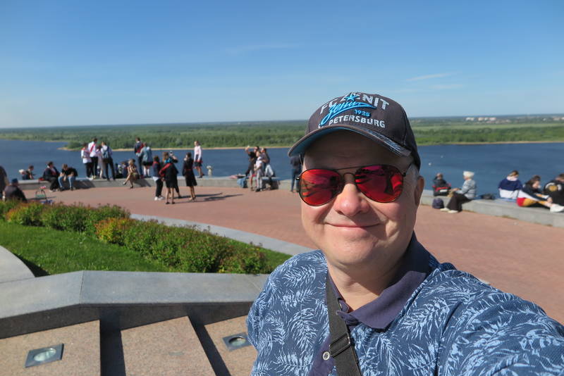 Памятник Чкалову в Нижнем Новгороде Памятник Чкалову в Нижнем Новгороде