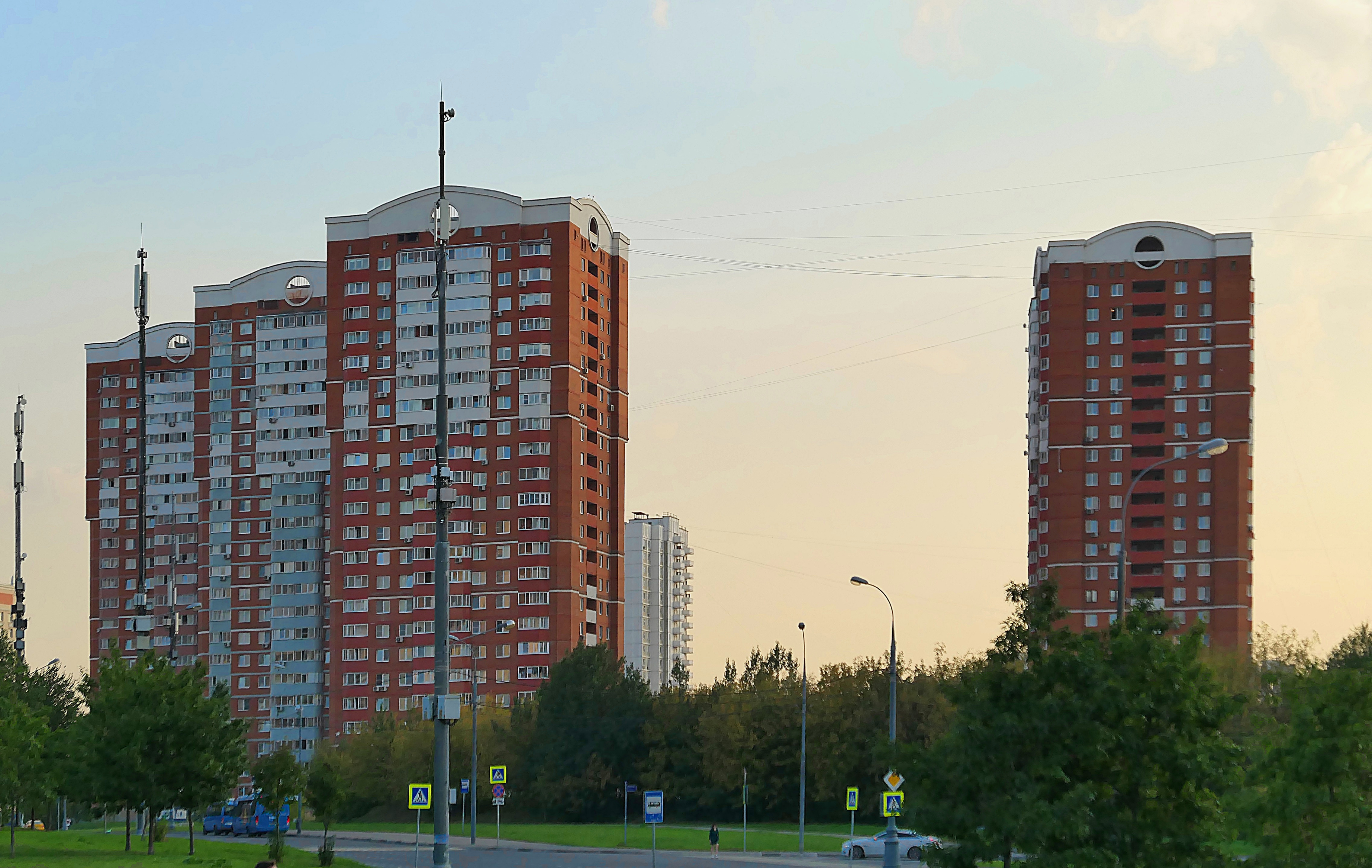 Здания недалеко от Мичуринского пр. к вечеру. Фото Морошкина В.В.