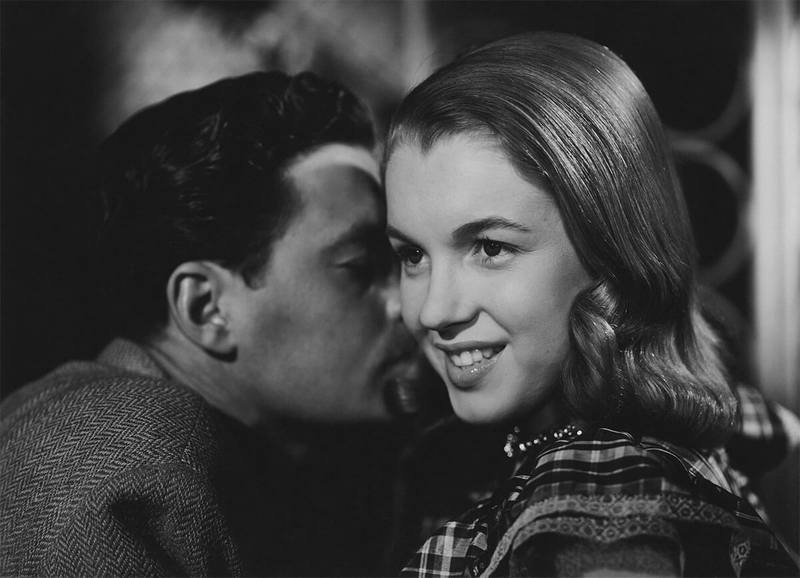 Мэрилин Монро в своем первом фильме «Опасные годы» 1947 год Мэрилин Монро